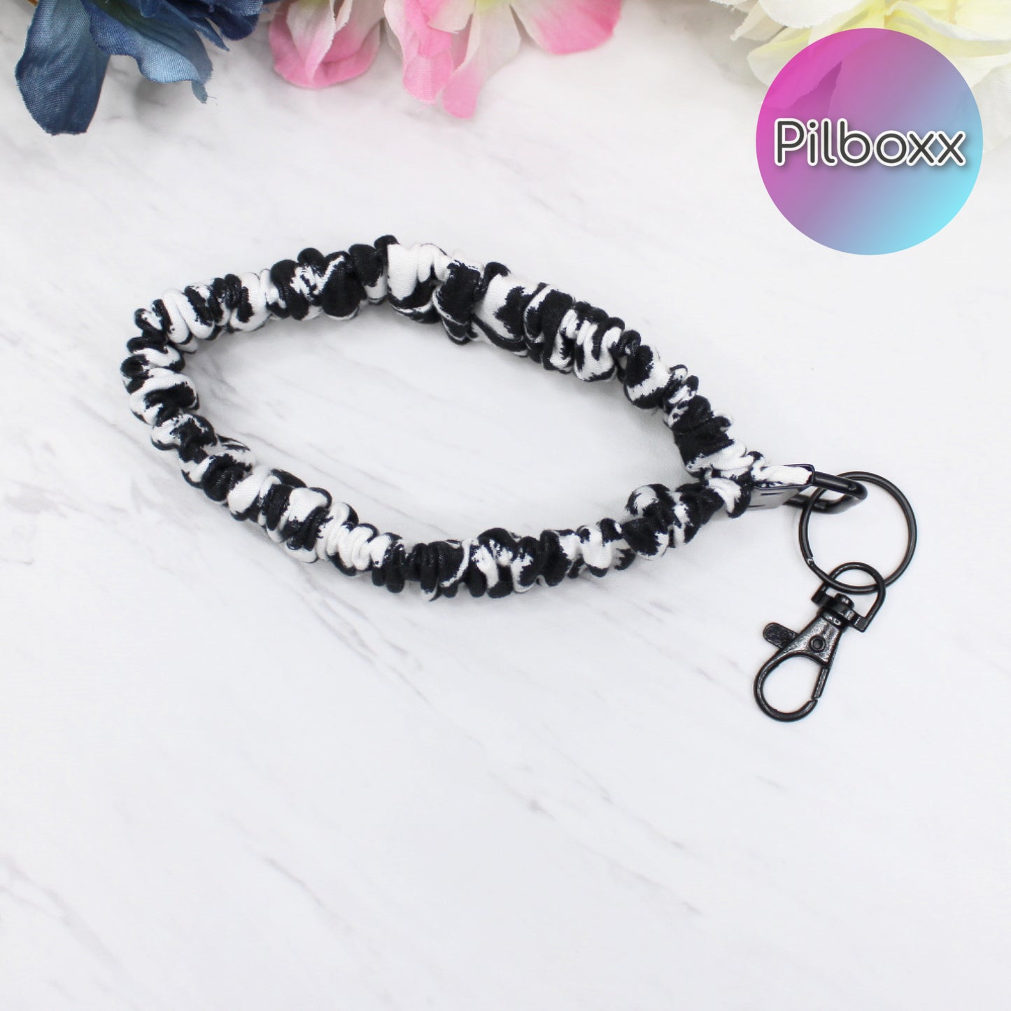 Scrunchie Wristlet, Black & White Cheetah