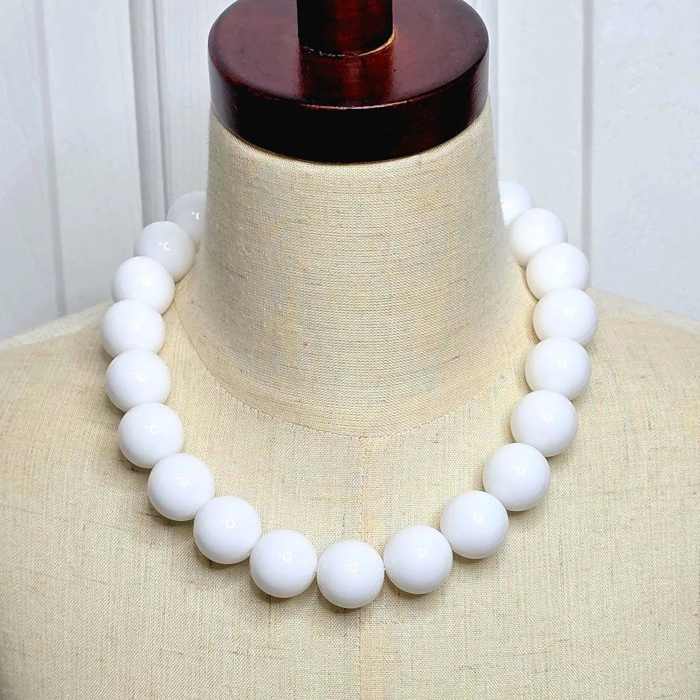 Chunky Bead Magnetic Necklace, 18"